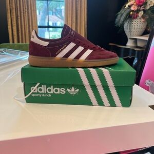Adidas Handball Spezial SR in White and Gum